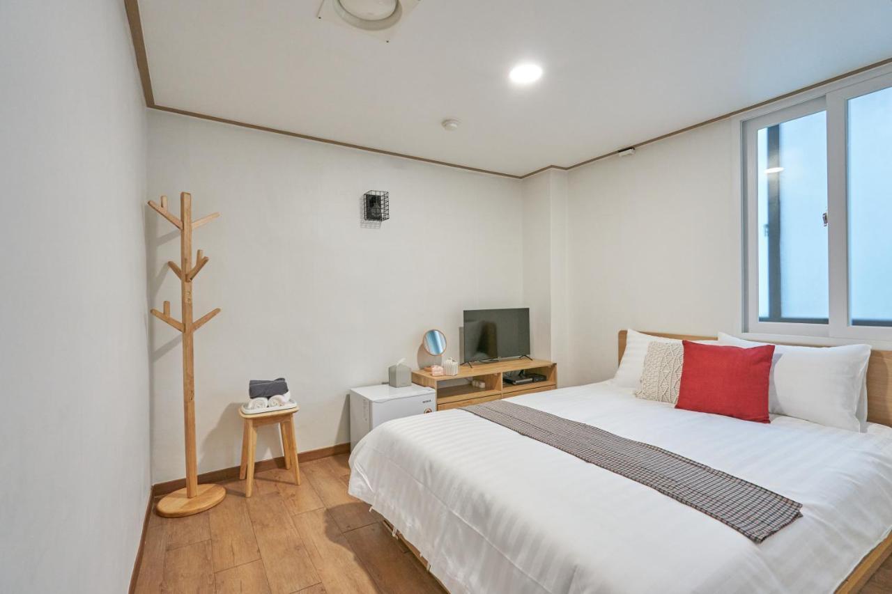 K'Stay Sinchon Seoul Bagian luar foto