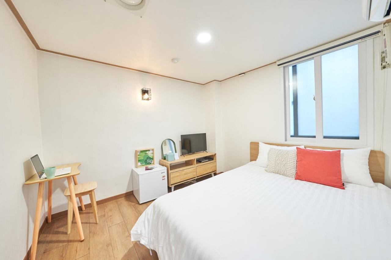 K'Stay Sinchon Seoul Bagian luar foto