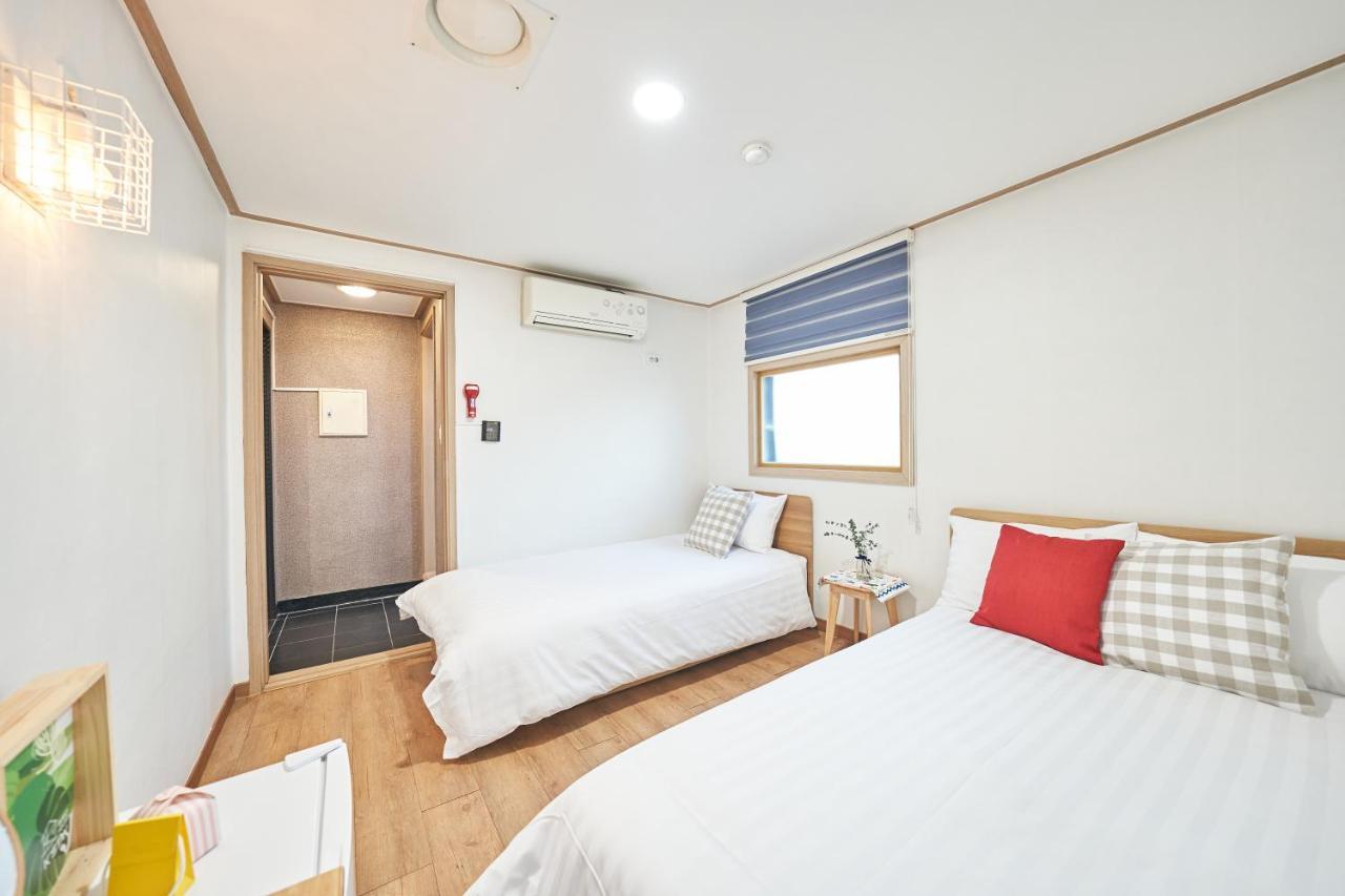 K'Stay Sinchon Seoul Bagian luar foto