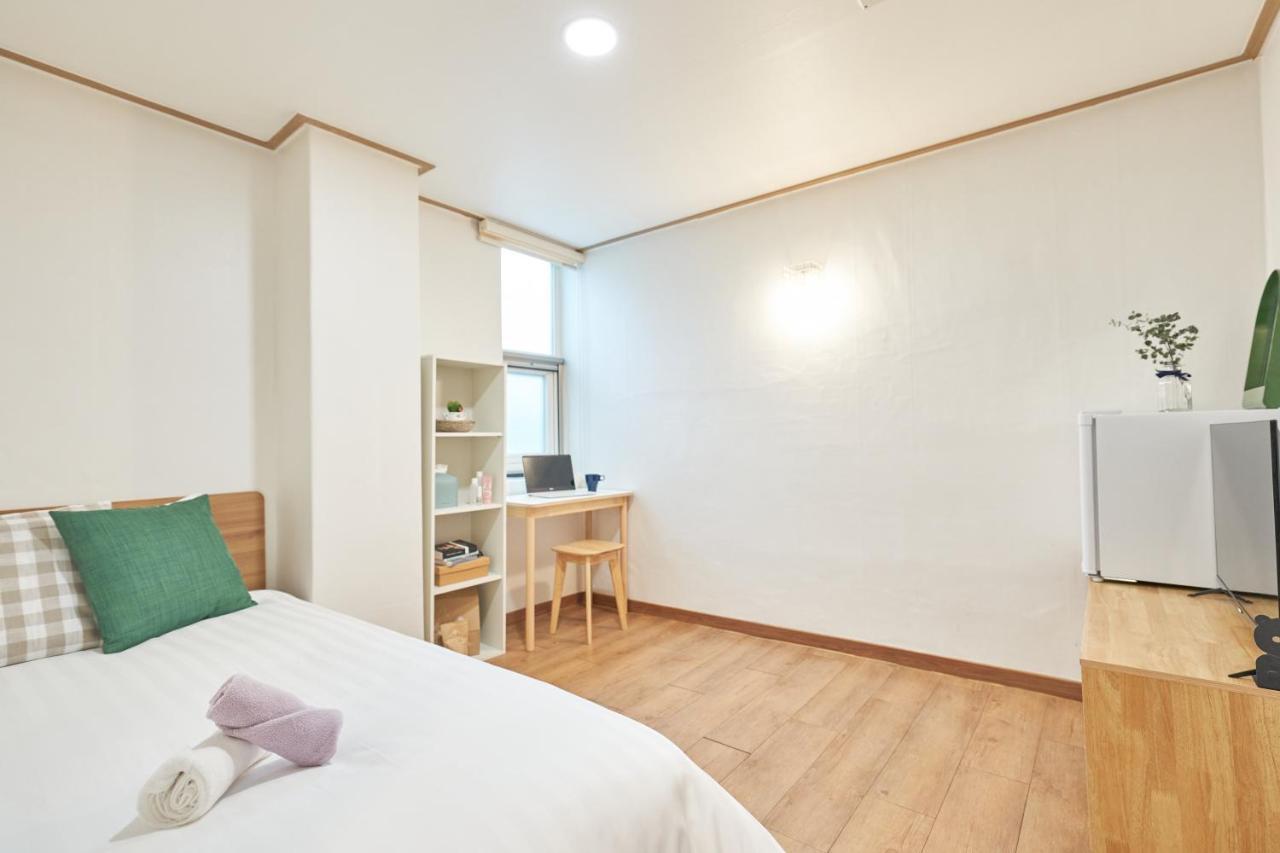 K'Stay Sinchon Seoul Bagian luar foto