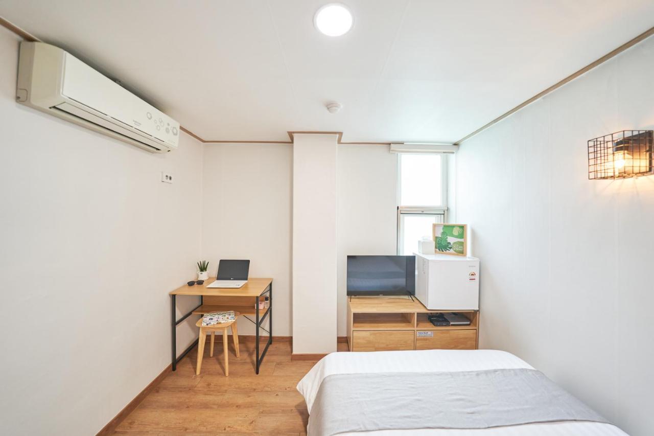 K'Stay Sinchon Seoul Bagian luar foto