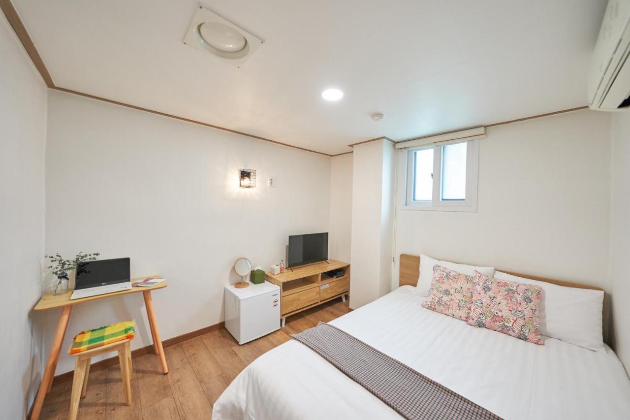 K'Stay Sinchon Seoul Bagian luar foto