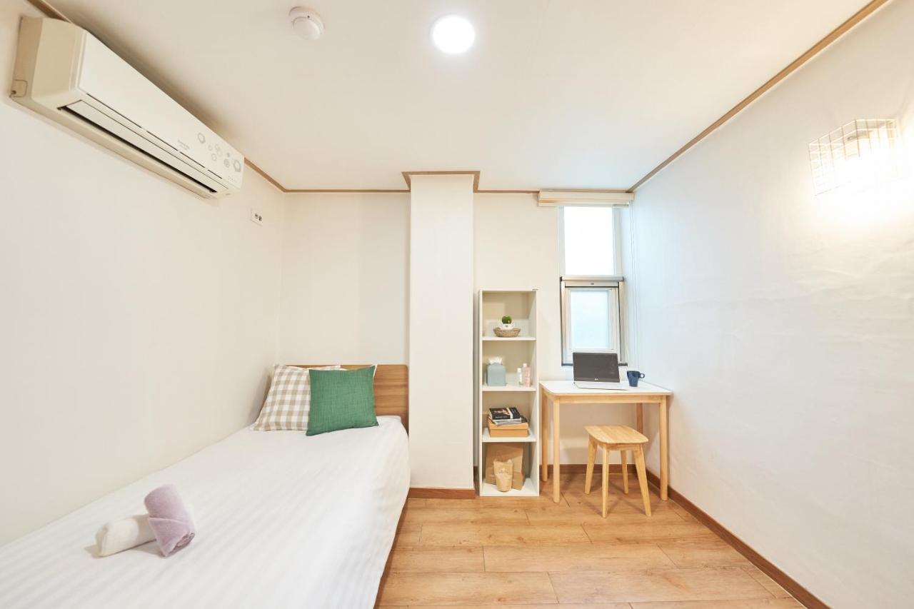 K'Stay Sinchon Seoul Bagian luar foto