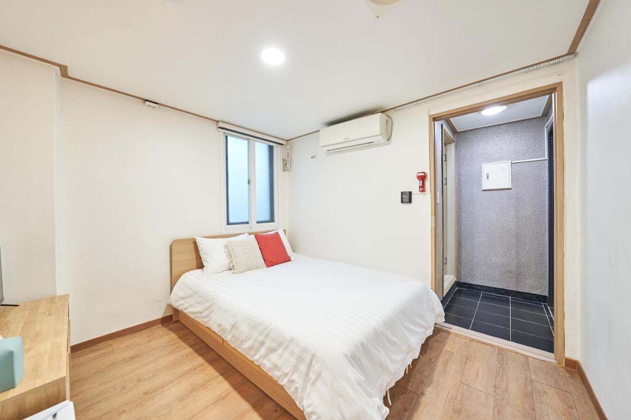 K'Stay Sinchon Seoul Bagian luar foto