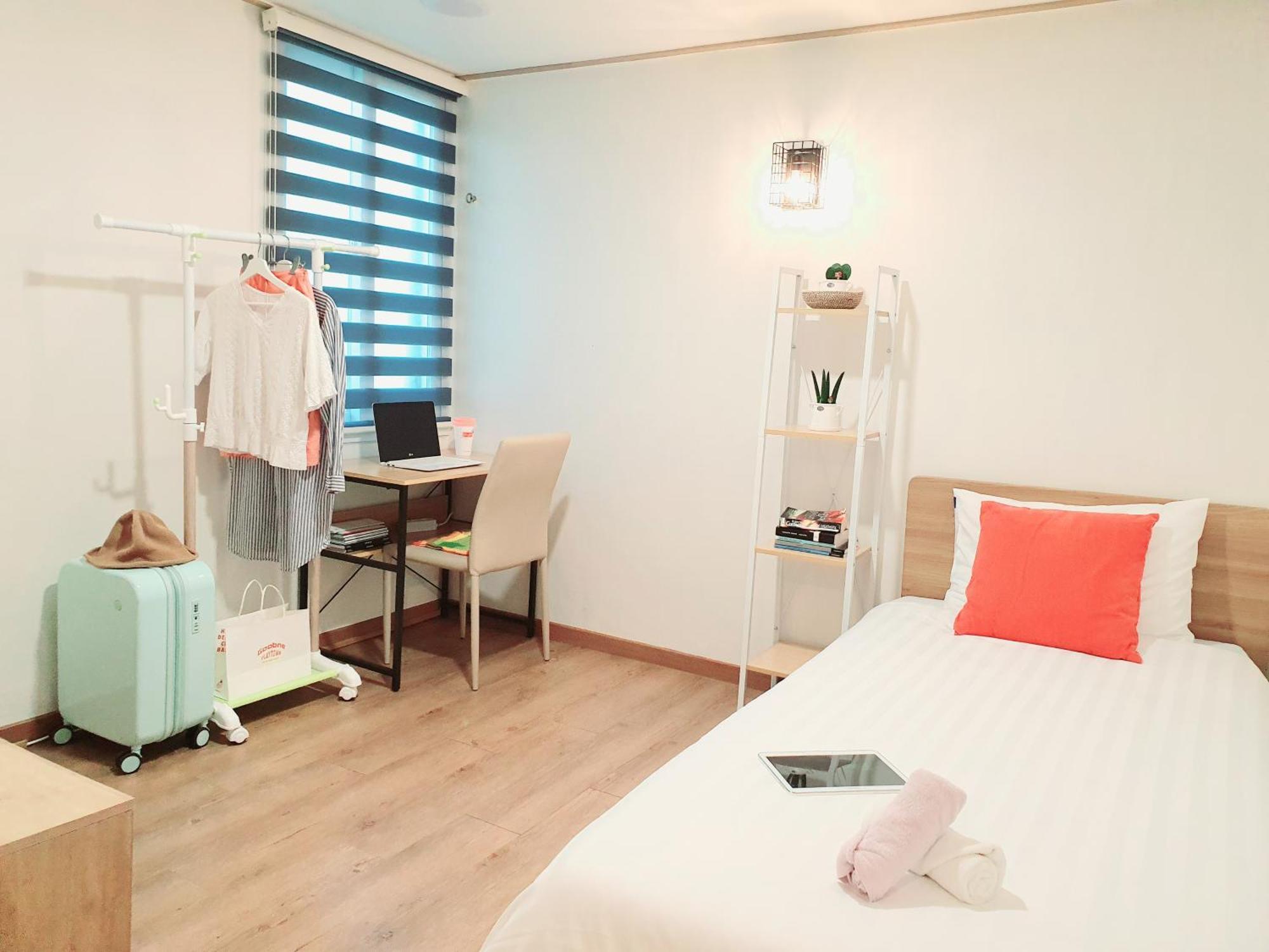 K'Stay Sinchon Seoul Bagian luar foto